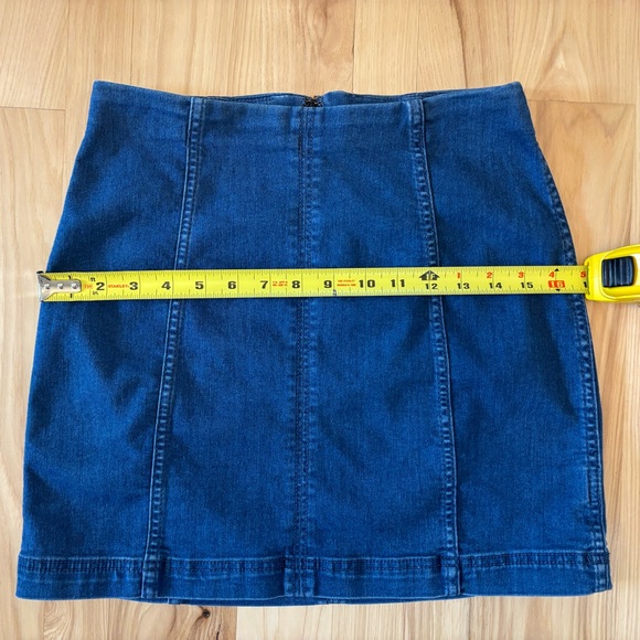 Free People Nautilus Denim Mini Micro Mini Skirt size 6 Boho Y2K Stretch - Picture 6 of 7